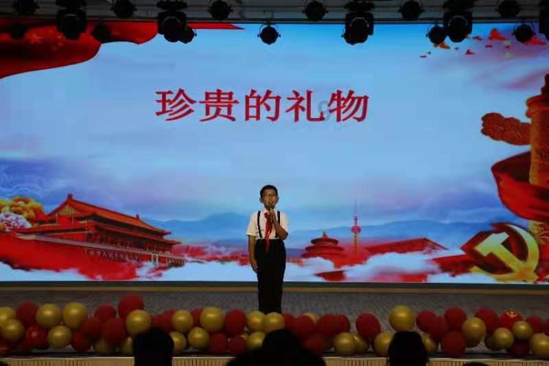 逃离无人的学校
